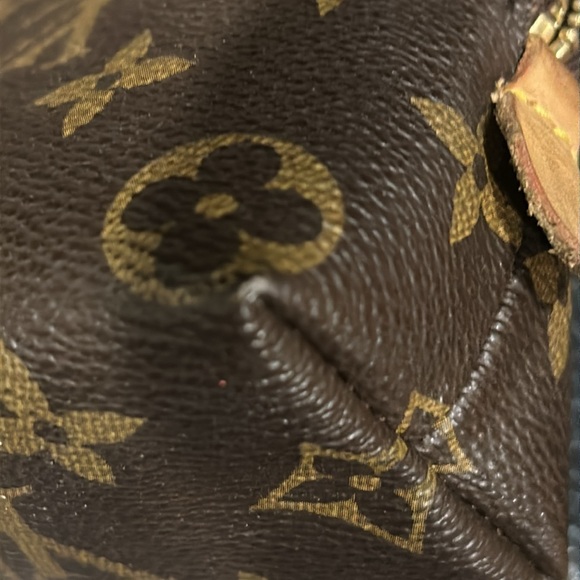 Louis Vuitton cosmetic bag. No box or dust bag. Guaranteed authentic. - Picture 8 of 9